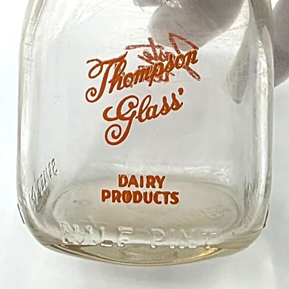 Vintage Thompson's Dairy Products Taste Tells USA Half Pint Milk Bottle Set of 2 - Picture 5 of 12